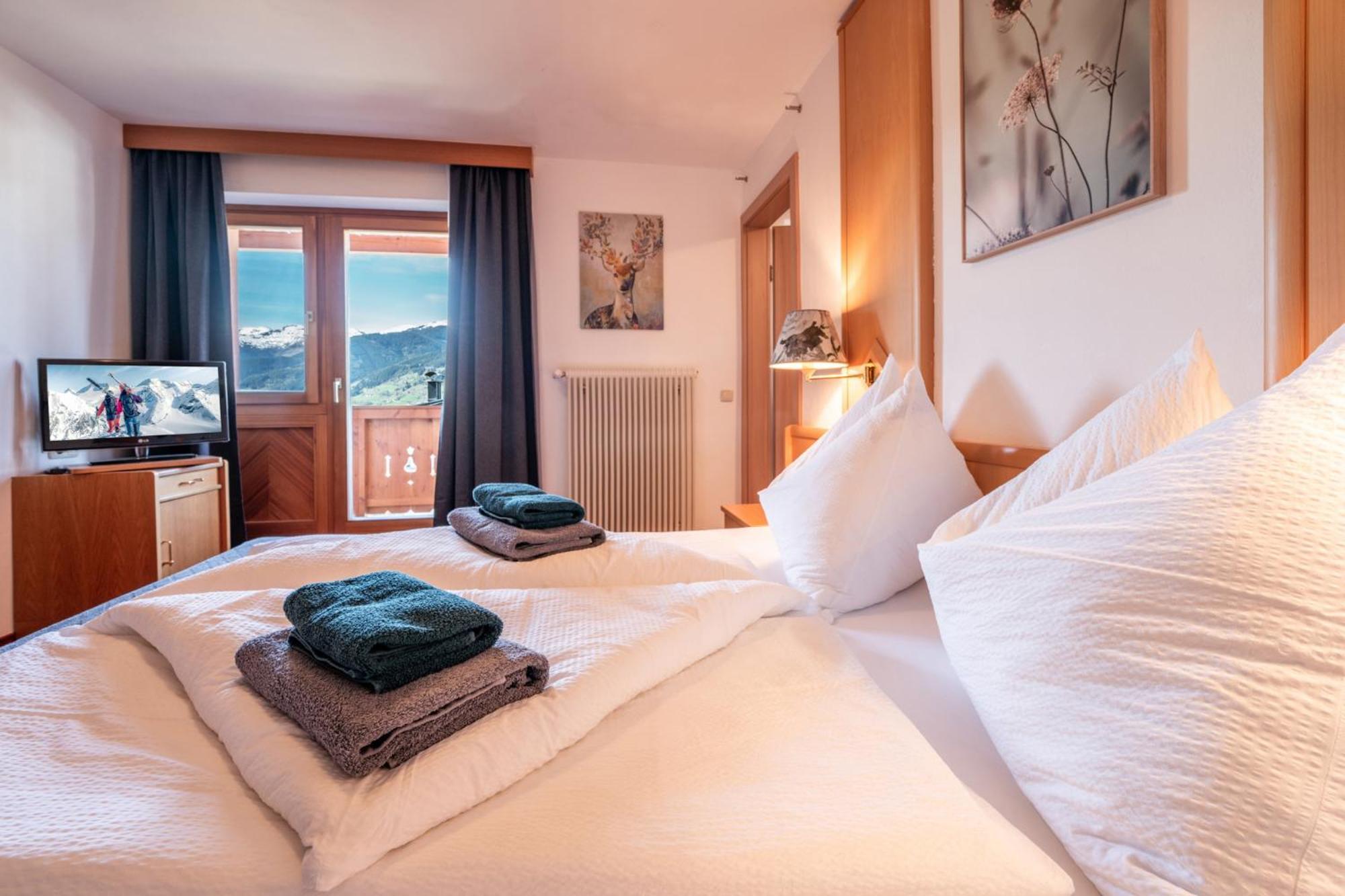 Oberlehenhof Villa Kaprun Room photo