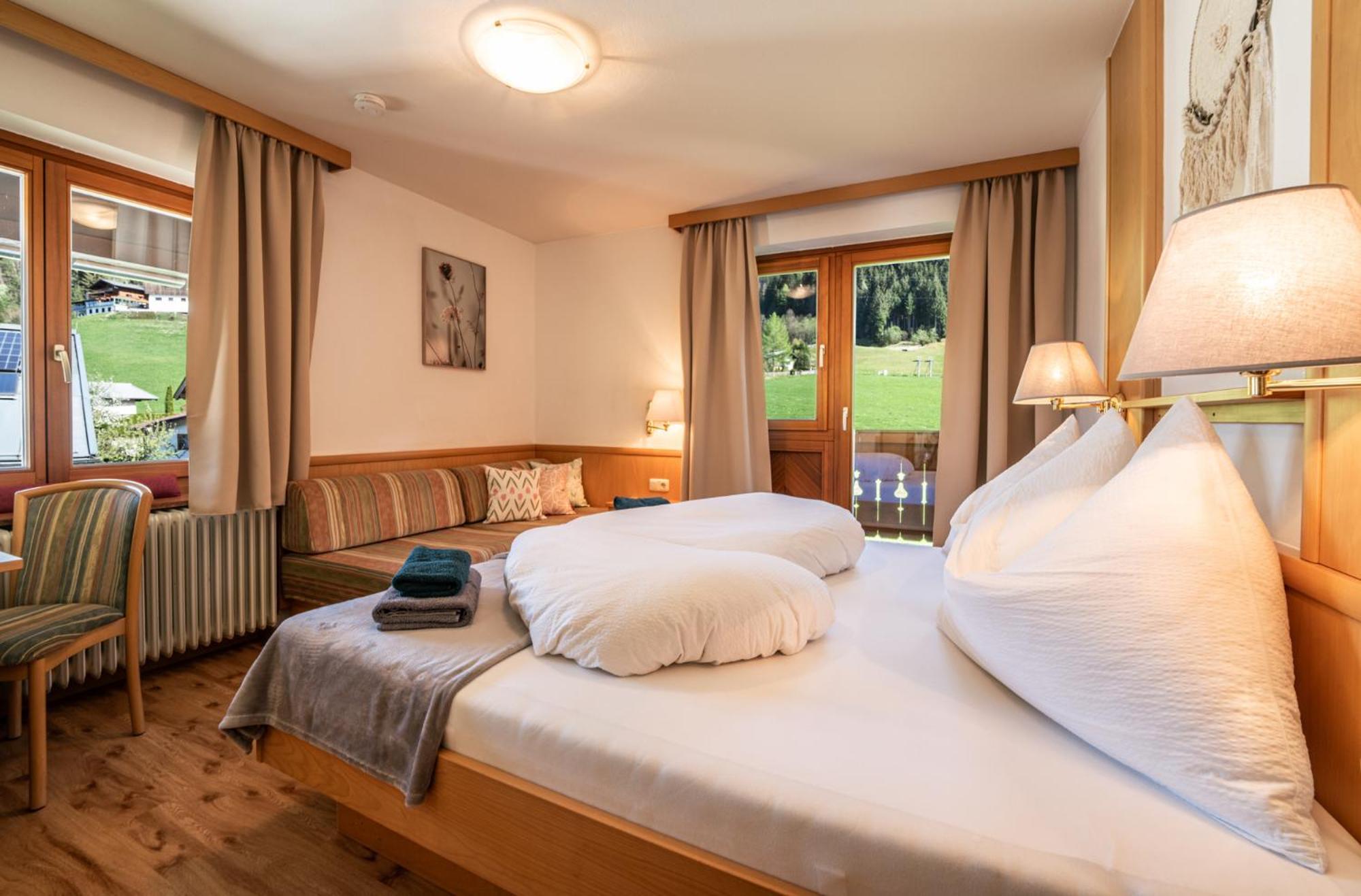 Oberlehenhof Villa Kaprun Room photo