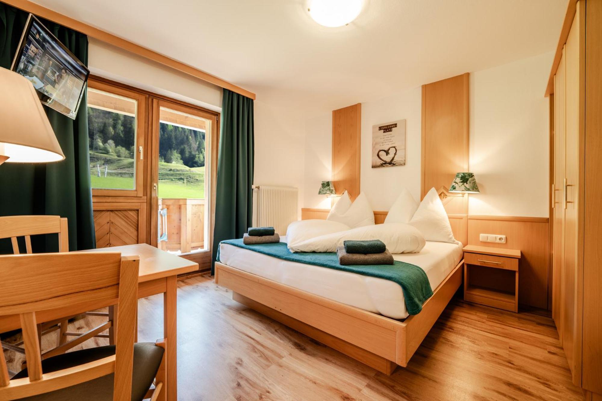 Oberlehenhof Villa Kaprun Room photo